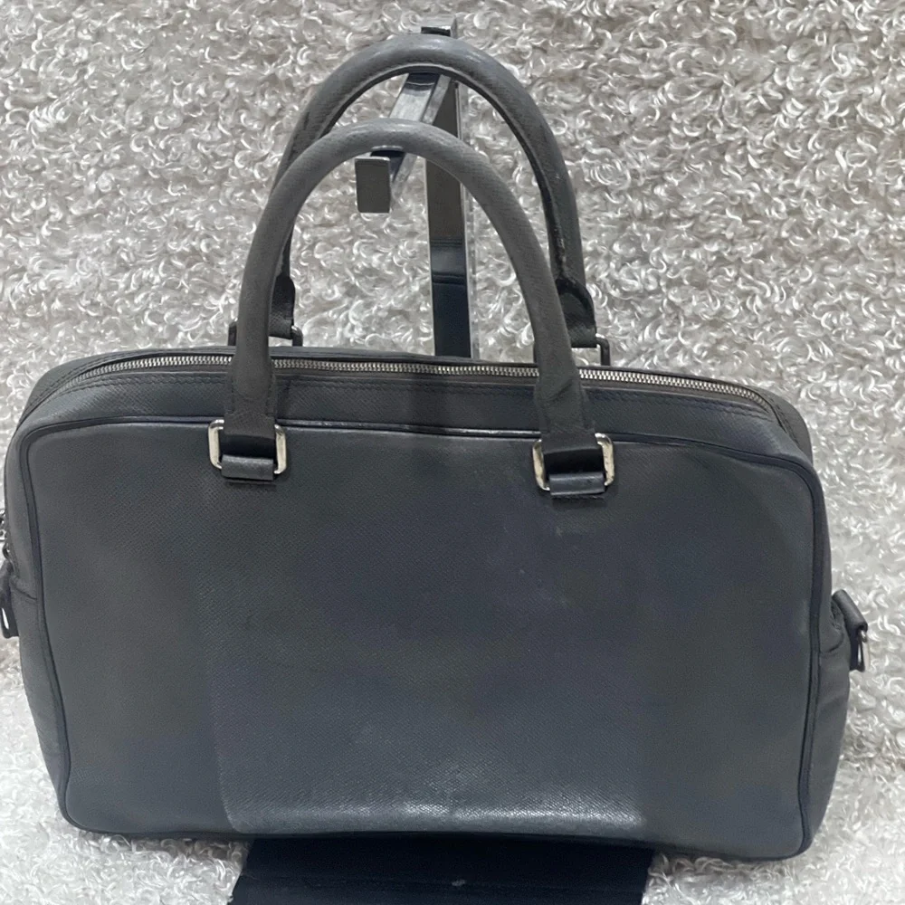 Louis Vuitton Taiga Porte-Documents Business MM